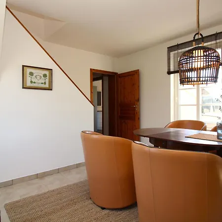 Gutshof Dornbusch 2 - Seefahrer شقة Kröpelin